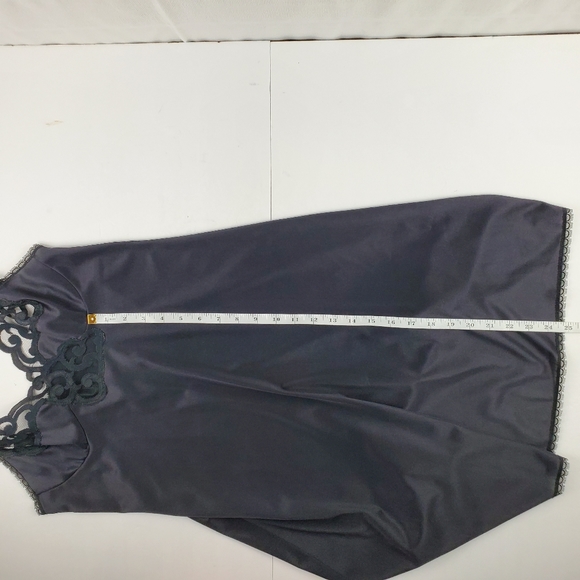 Vintage EUC Made in USA black slip size 34/22" - Picture 8 of 9